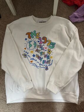 1975 Graphic Crewneck Sweatshirt - WhitE-MAKEUP ON TOP. JUST WASH